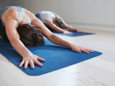 Yoga débutant entre filles